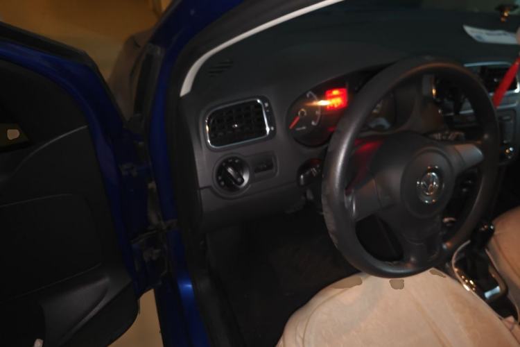Used Volkswagen Polo 2011 1.6L Automatic ZhiShang Version Driver Seat