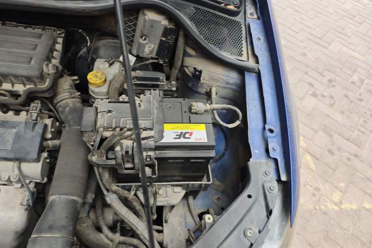 Used Volkswagen Polo 2011 1.6L Automatic ZhiShang Version Engine Bay Left
