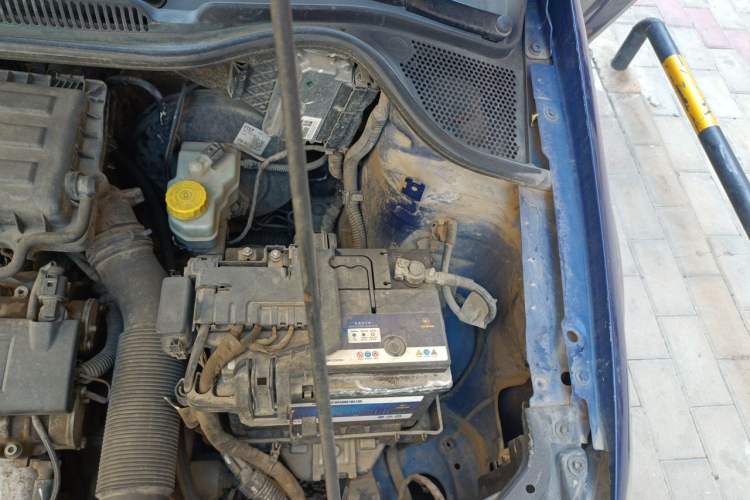 Used Volkswagen Polo 2011 1.4L Manual ZhiLe Edition Engine Bay Left