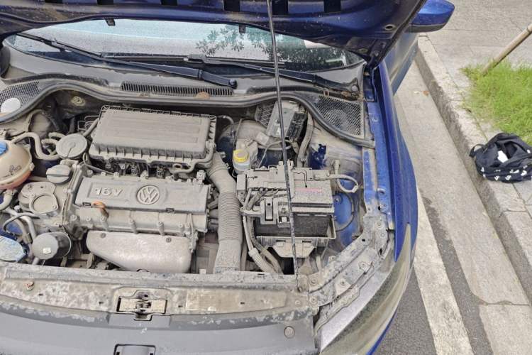 Used Volkswagen Polo 2011 1.4L Manual ZhiLe Edition Engine Bay Left