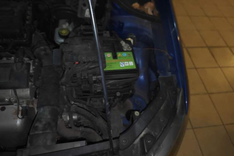 Used Volkswagen Polo 2011 1.6L Automatic ZhiShang Version Engine Bay Left
