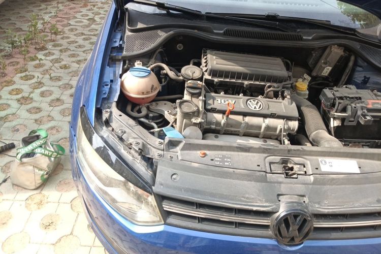 Used Volkswagen Polo 2011 1.4L Manual ZhiShang Edition Engine Bay Right