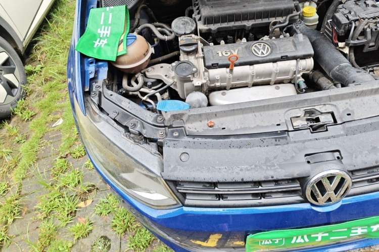 Used Volkswagen Polo 2011 1.6L Automatic ZhiShang Version Engine Bay Right