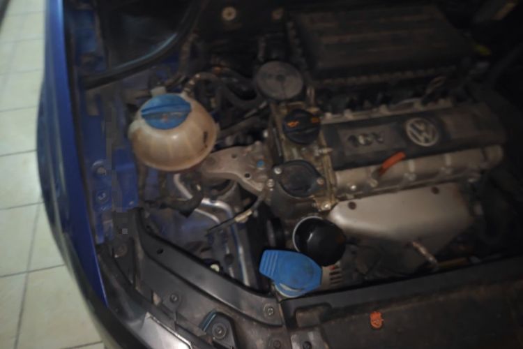 Used Volkswagen Polo 2011 1.6L Automatic ZhiShang Version Engine Bay Right