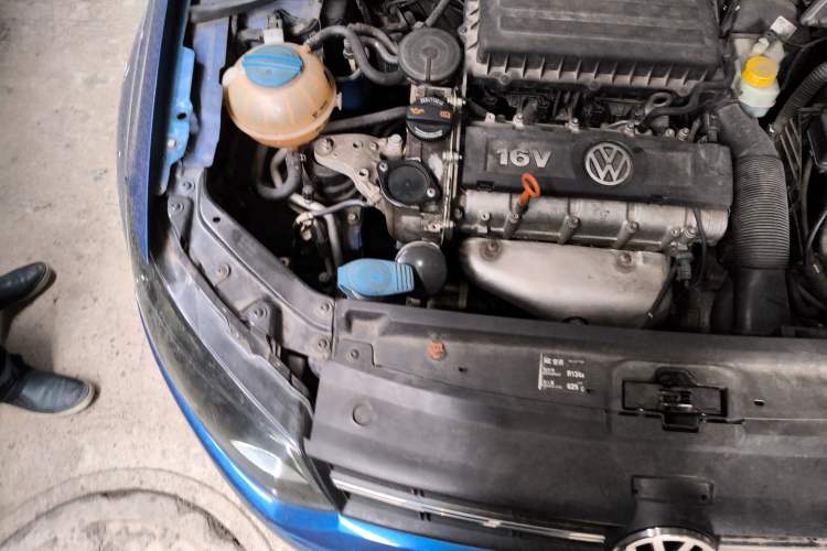 Used Volkswagen Polo 2011 1.4L Automatic ZhiCool Edition Engine Bay Right