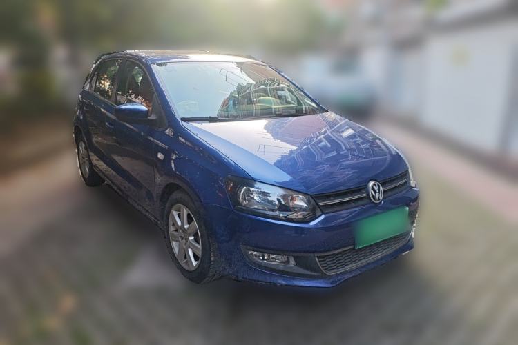 Used Volkswagen Polo 2011 1.6L Automatic ZhiKu Edition Front Right 45 Deg