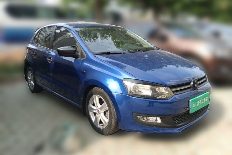 Used Volkswagen Polo 2011 1.4L Manual ZhiShang Edition Front Right 45 Deg