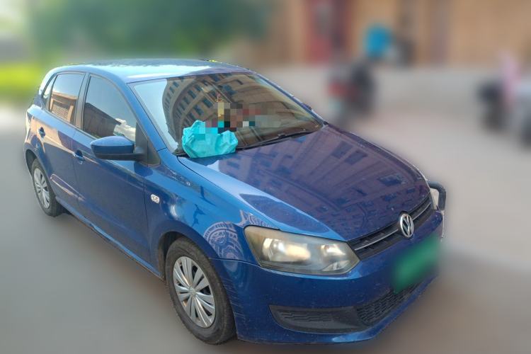 Used Volkswagen Polo 2011 1.4L Manual ZhiLe Edition Front Right 45 Deg
