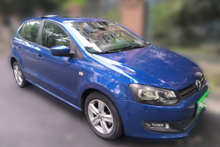 Used Volkswagen Polo 2011 1.4L Manual ZhiShang Edition Front Right 45 Deg
