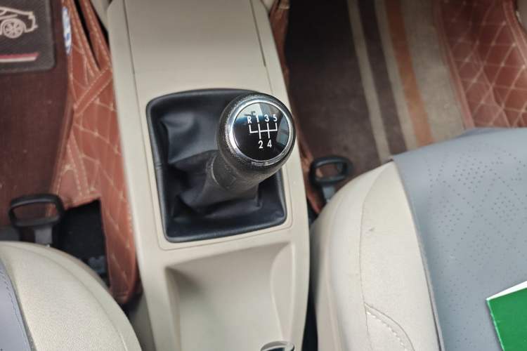Used Volkswagen Polo 2011 Jingqu 1.4L Manual Shishang Edition Gear Lever
