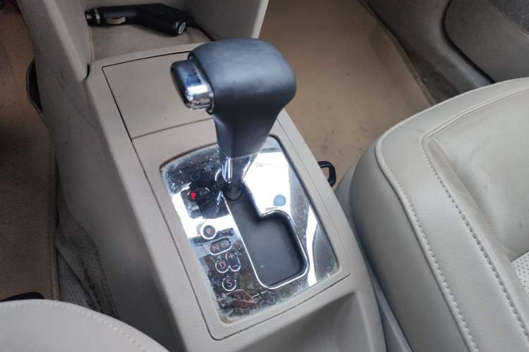 Used Volkswagen Polo 2011 Jingqu 1.6L Automatic Siku Edition Gear Lever
