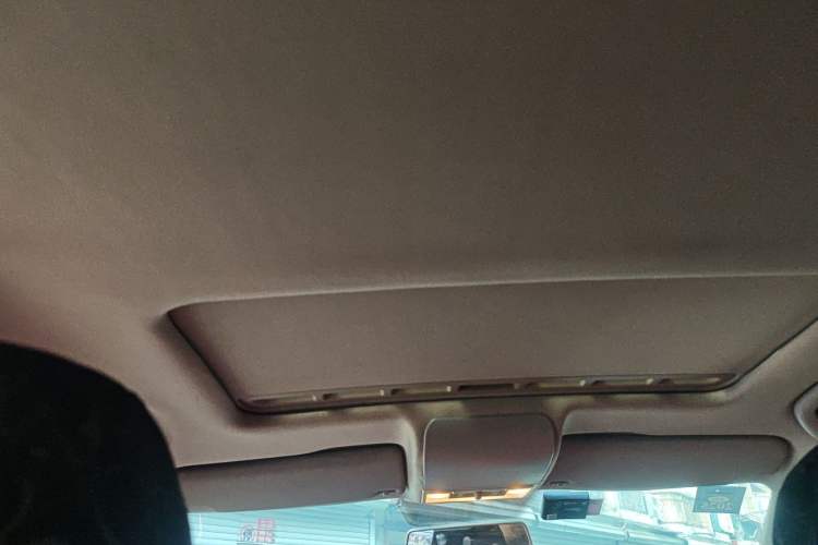 Used Volkswagen Polo 2011 1.6L Automatic ZhiKu Edition Headliner