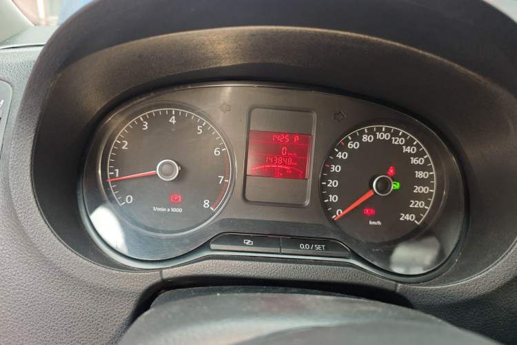 Used Volkswagen Polo 2011 1.6L Automatic ZhiShang Version Instrument Cluster