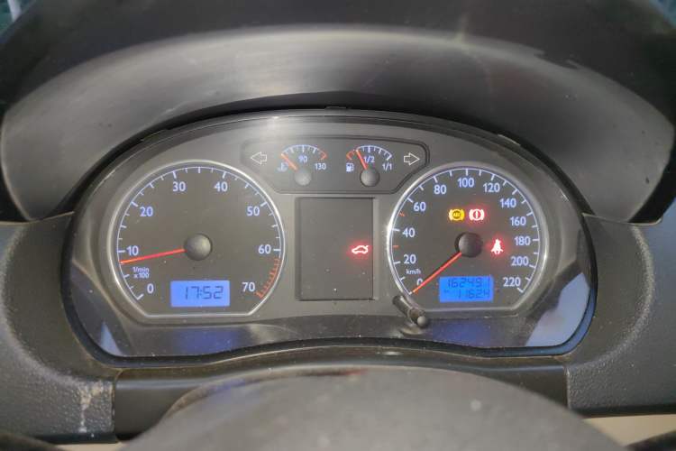 Used Volkswagen Polo 2011 Jingqu 1.6L Manual - Real Cool Edition Instrument Cluster