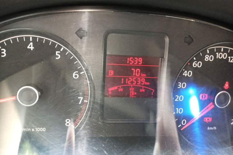Used Volkswagen Polo 2011 1.4L Manual ZhiShang Edition Odometer Close Up