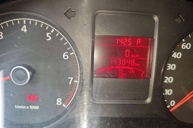 Used Volkswagen Polo 2011 1.6L Automatic ZhiShang Version Odometer Close Up