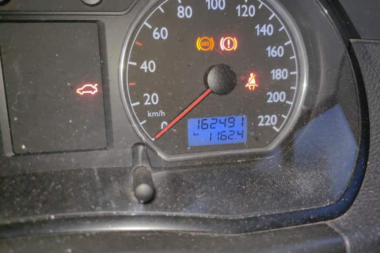 Used Volkswagen Polo 2011 Jingqu 1.6L Manual - Real Cool Edition Odometer Close Up