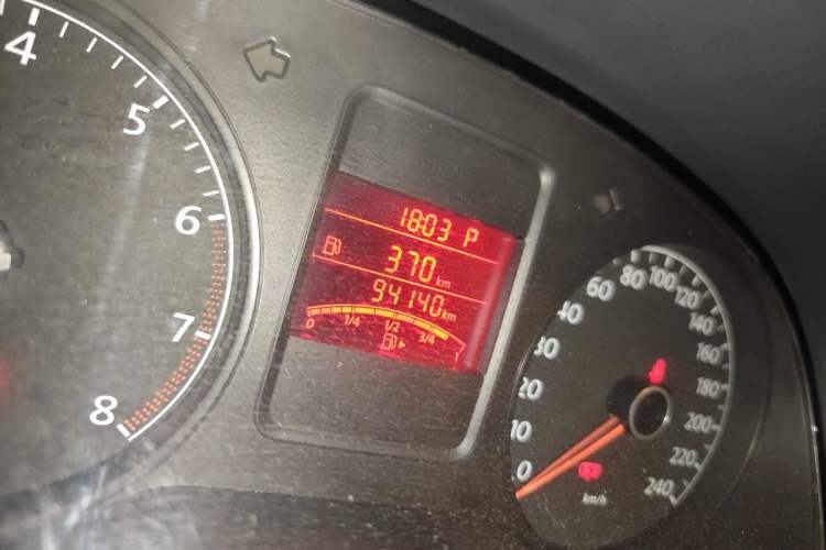 Used Volkswagen Polo 2011 1.6L Automatic ZhiShang Version Odometer Close Up