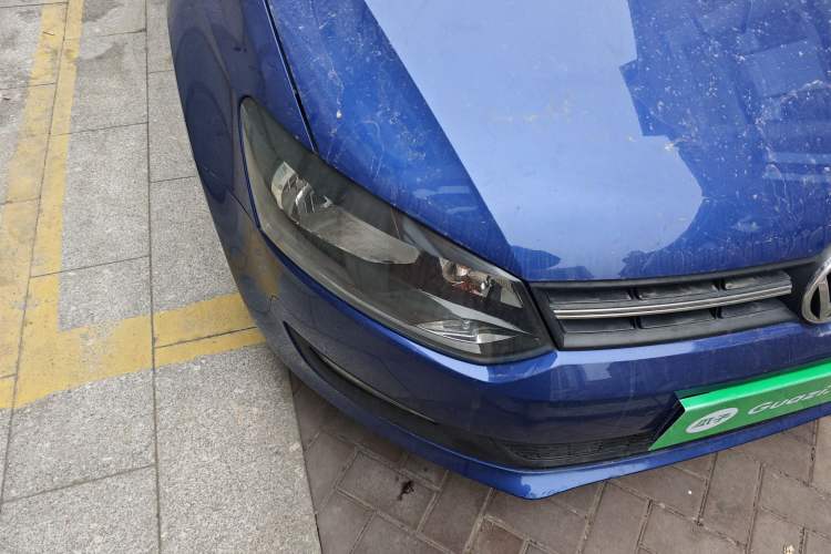 Used Volkswagen Polo 2011 1.6L Automatic ZhiShang Version Right Front Headlight