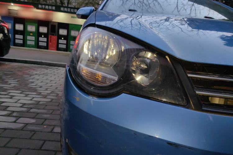 Used Volkswagen Polo 2011 Jingqu 1.6L Manual - Real Cool Edition Right Front Headlight