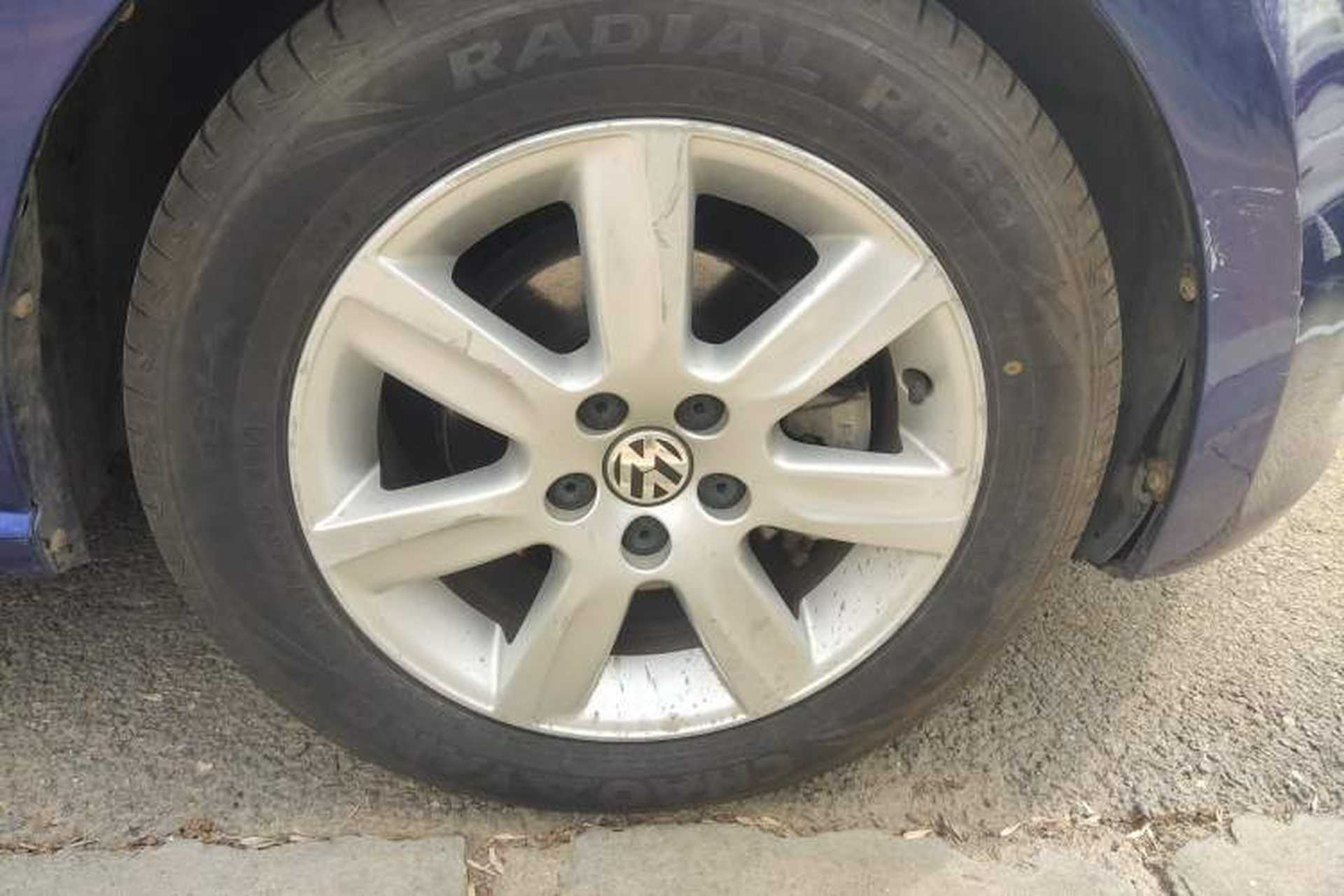 Used Volkswagen Polo 2011 1.4L Automatic ZhiShang Version Right Front Wheel Hub