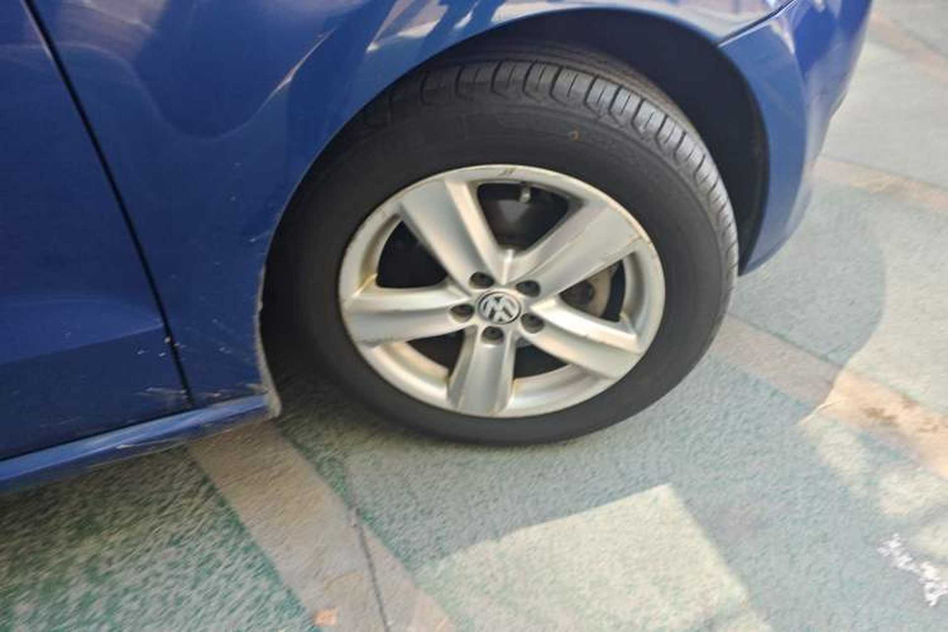 Used Volkswagen Polo 2011 1.6L Automatic ZhiShang Version Right Front Wheel Hub