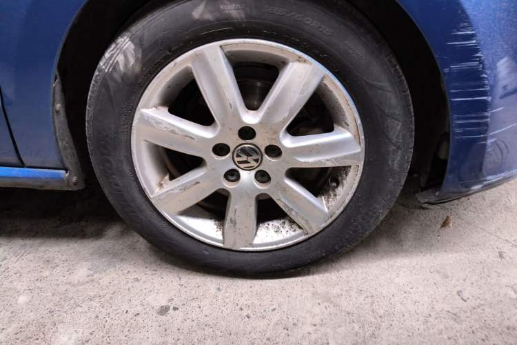 Used Volkswagen Polo 2011 1.4L Automatic ZhiCool Edition Right Front Wheel Hub