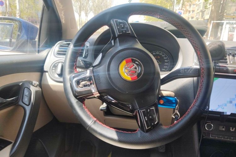 Used Volkswagen Polo 2011 1.4L Automatic ZhiCool Edition Steering Wheel