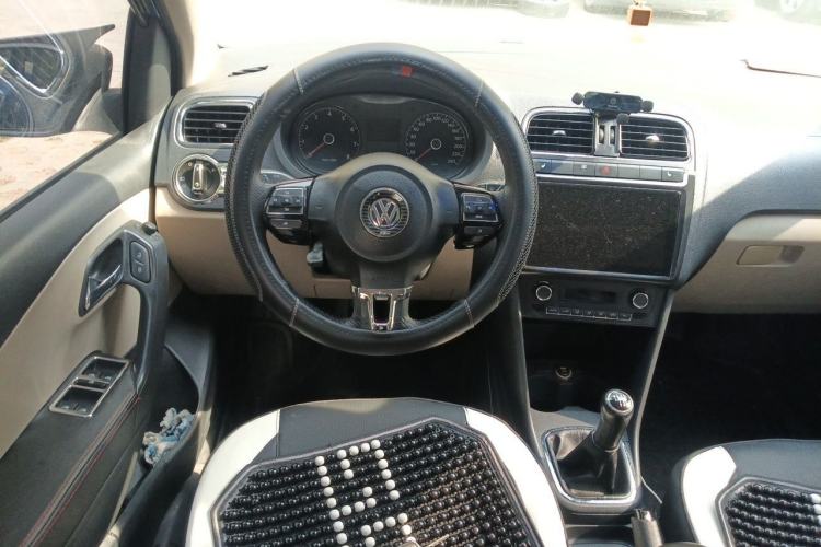 Used Volkswagen Polo 2011 1.4L Manual ZhiShang Edition Steering Wheel