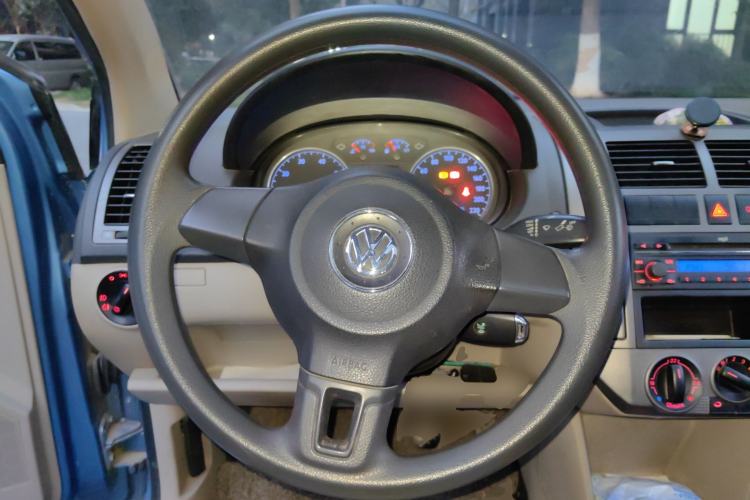 Used Volkswagen Polo 2011 Jingqu 1.6L Manual - Real Cool Edition Steering Wheel