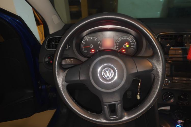 Used Volkswagen Polo 2011 1.6L Automatic ZhiShang Version Steering Wheel