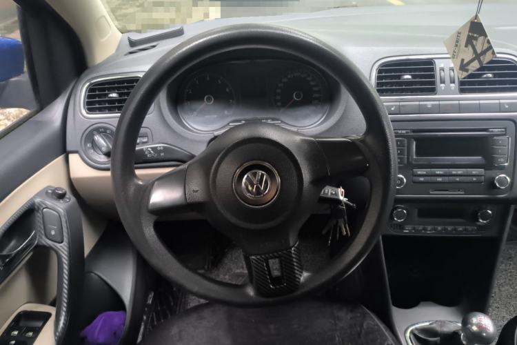 Used Volkswagen Polo 2011 1.4L Manual ZhiShang Edition Steering Wheel
