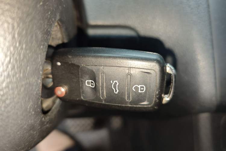 Used Volkswagen Polo 2011 1.6L Automatic ZhiShang Version Vehicle Key