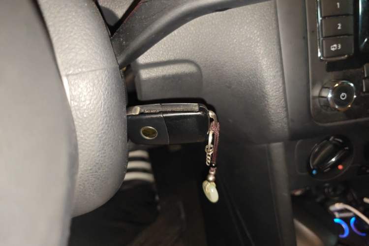 Used Volkswagen Polo 2011 1.6L Automatic ZhiShang Version Vehicle Key