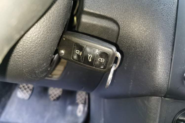 Used Volkswagen Polo 2011 1.4L Manual ZhiLe Edition Vehicle Key