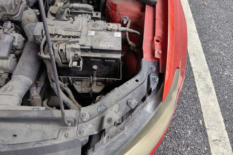 Used Volkswagen Polo 2011 1.6L Automatic ZhiShang Version Engine Bay Left