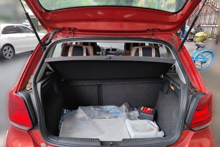 Used Volkswagen Polo 2011 1.6L Automatic ZhiShang Version Trunk
