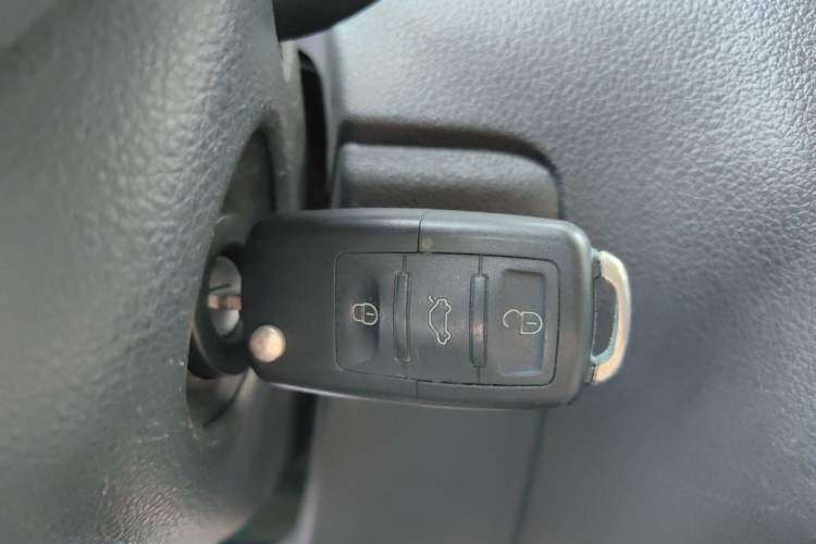 Used Volkswagen Polo 2011 1.6L Automatic ZhiShang Version Vehicle Key