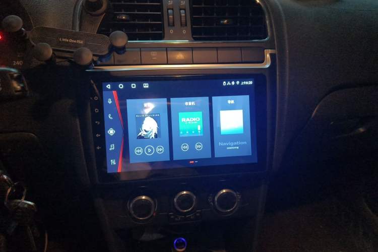 Used Volkswagen Polo 2011 1.6L Manual ZhiShang Edition Audio And AC Panel