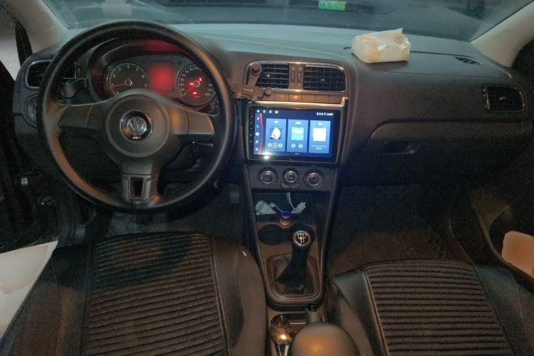 Used Volkswagen Polo 2011 1.6L Manual ZhiShang Edition Center Console