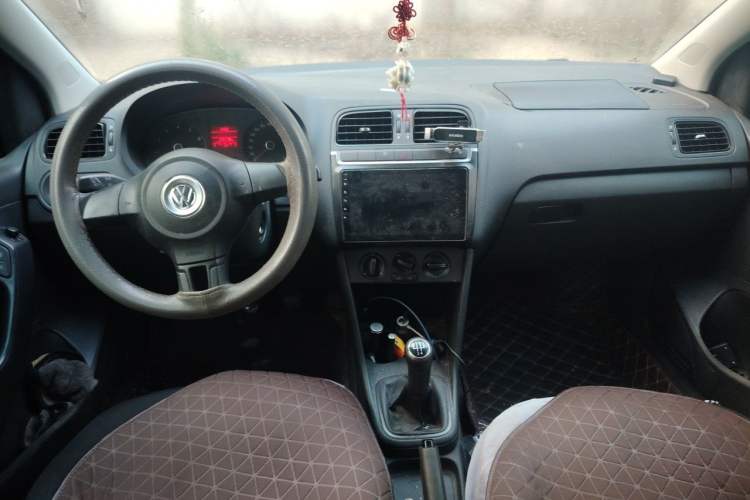 Used Volkswagen Polo 2011 Jingqu 1.4L Manual Sile Edition Center Console