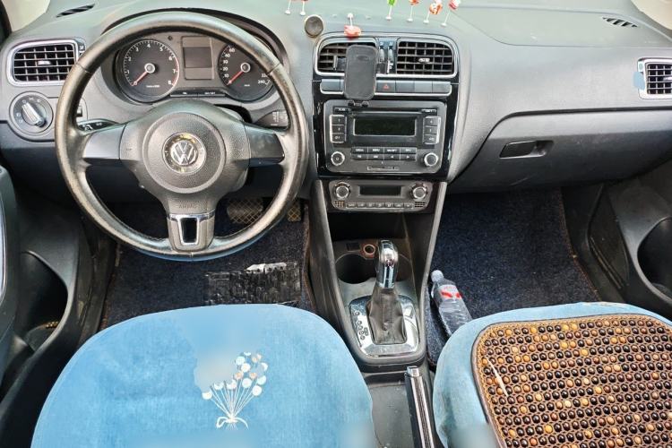 Used Volkswagen Polo 2011 1.4L Automatic ZhiCool Edition Center Console