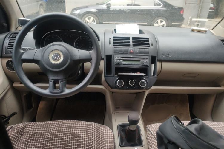 Used Volkswagen Polo 2011 Jingqu 1.4L Manual Sile Edition Center Console