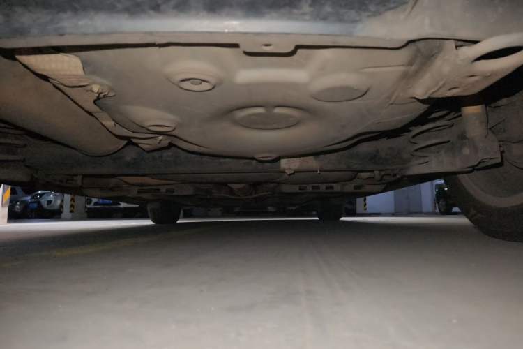 Used Volkswagen Polo 2011 1.6L Manual ZhiShang Edition Chassis Rear