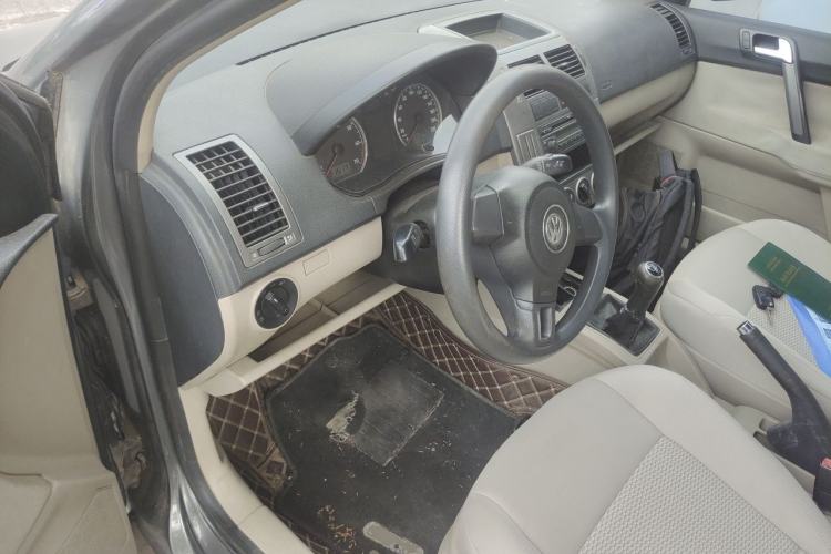 Used Volkswagen Polo 2011 Jingqu 1.6L Manual - Real Cool Edition Driver Seat