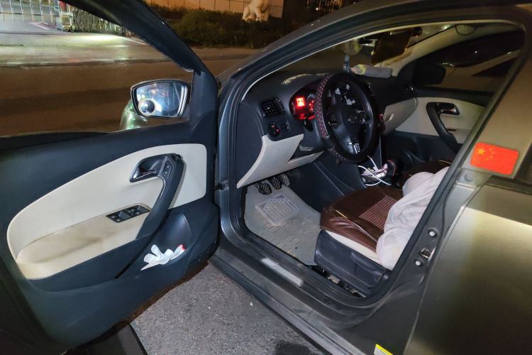 Used Volkswagen Polo 2011 1.4L Manual ZhiShang Edition Driver Seat