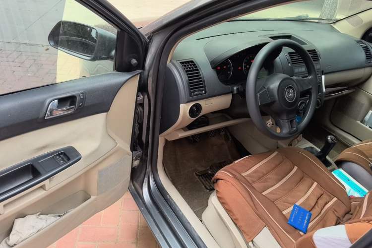 Used Volkswagen Polo 2011 Jingqu 1.4L Manual Sile Edition Driver Seat