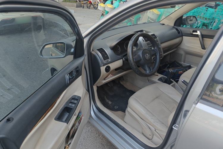 Used Volkswagen Polo 2011 Jingqu 1.6L Manual - Real Cool Edition Driver Seat