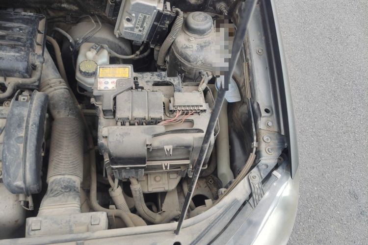 Used Volkswagen Polo 2011 Jingqu 1.6L Manual - Real Cool Edition Engine Bay Left