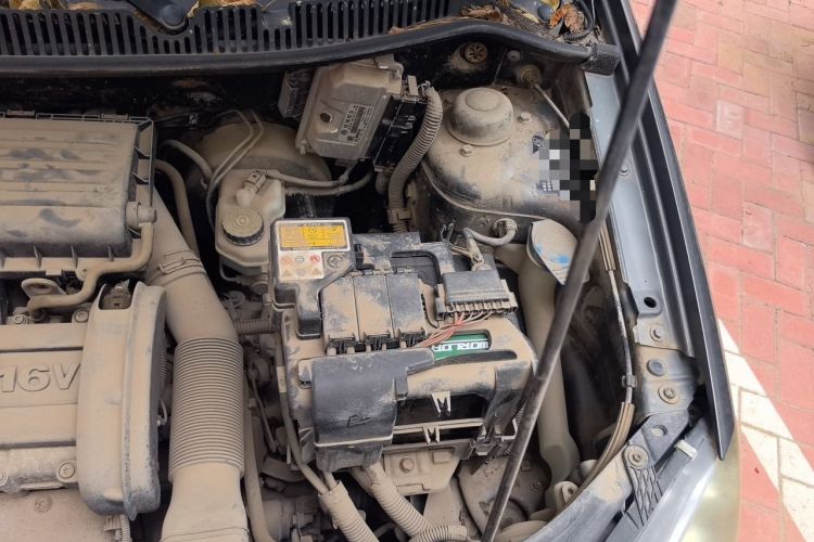 Used Volkswagen Polo 2011 Jingqu 1.4L Manual Sile Edition Engine Bay Left